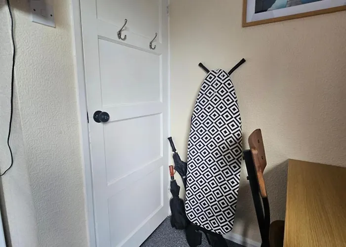 Double Bedroom Located Close To Manchester Airport