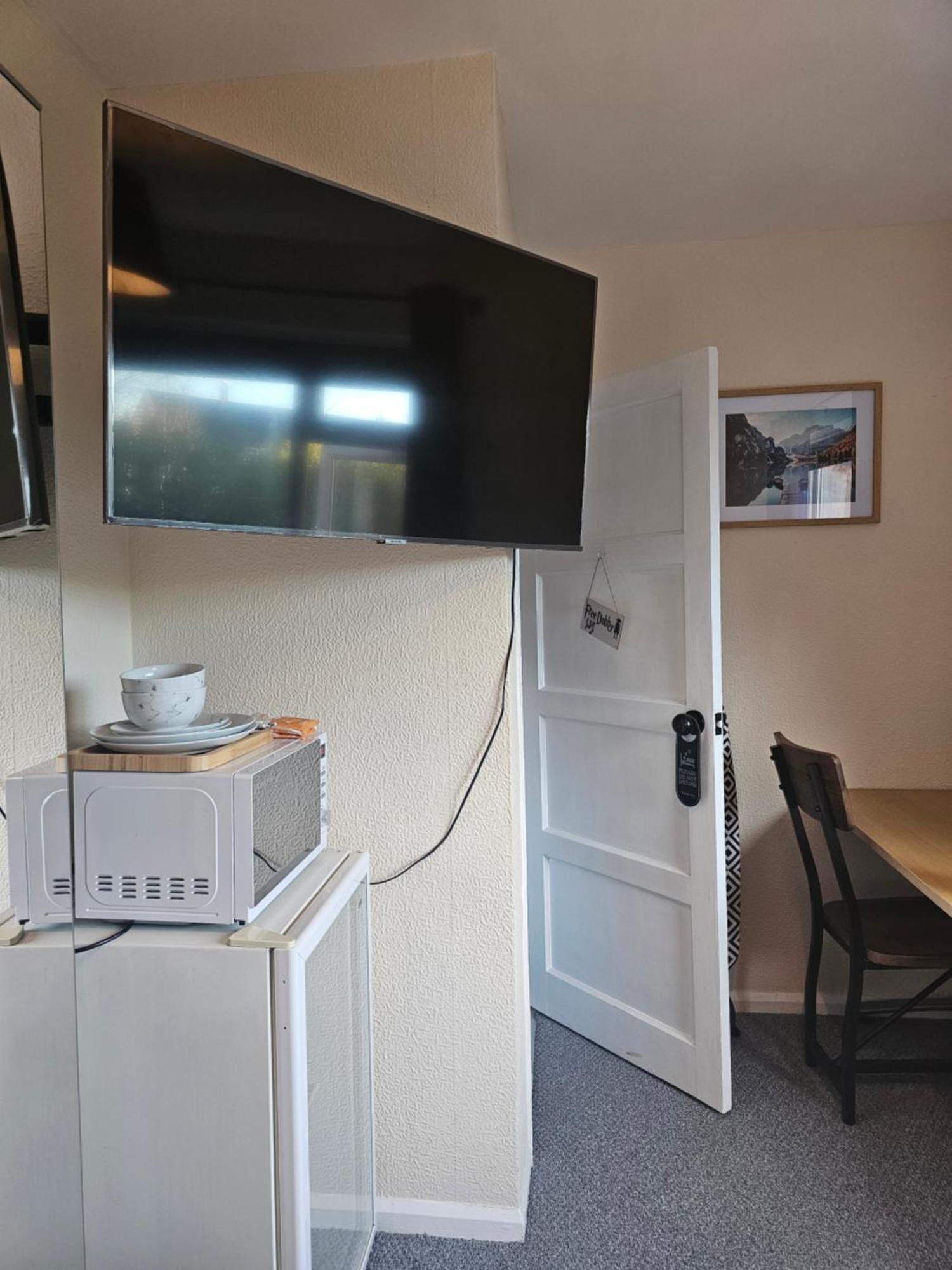 Double Bedroom Located Close To Manchester Airport Homestay