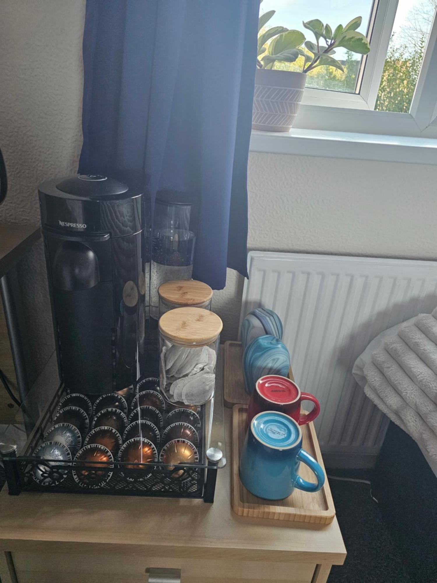 Double Bedroom Located Close To Manchester Airport Wythenshawe