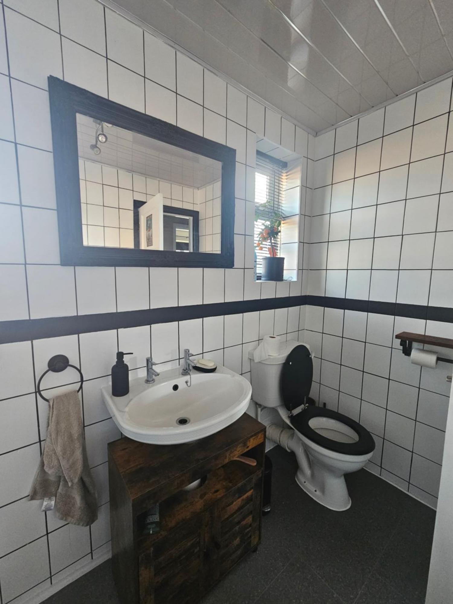 Double Bedroom Located Close To Manchester Airport Homestay